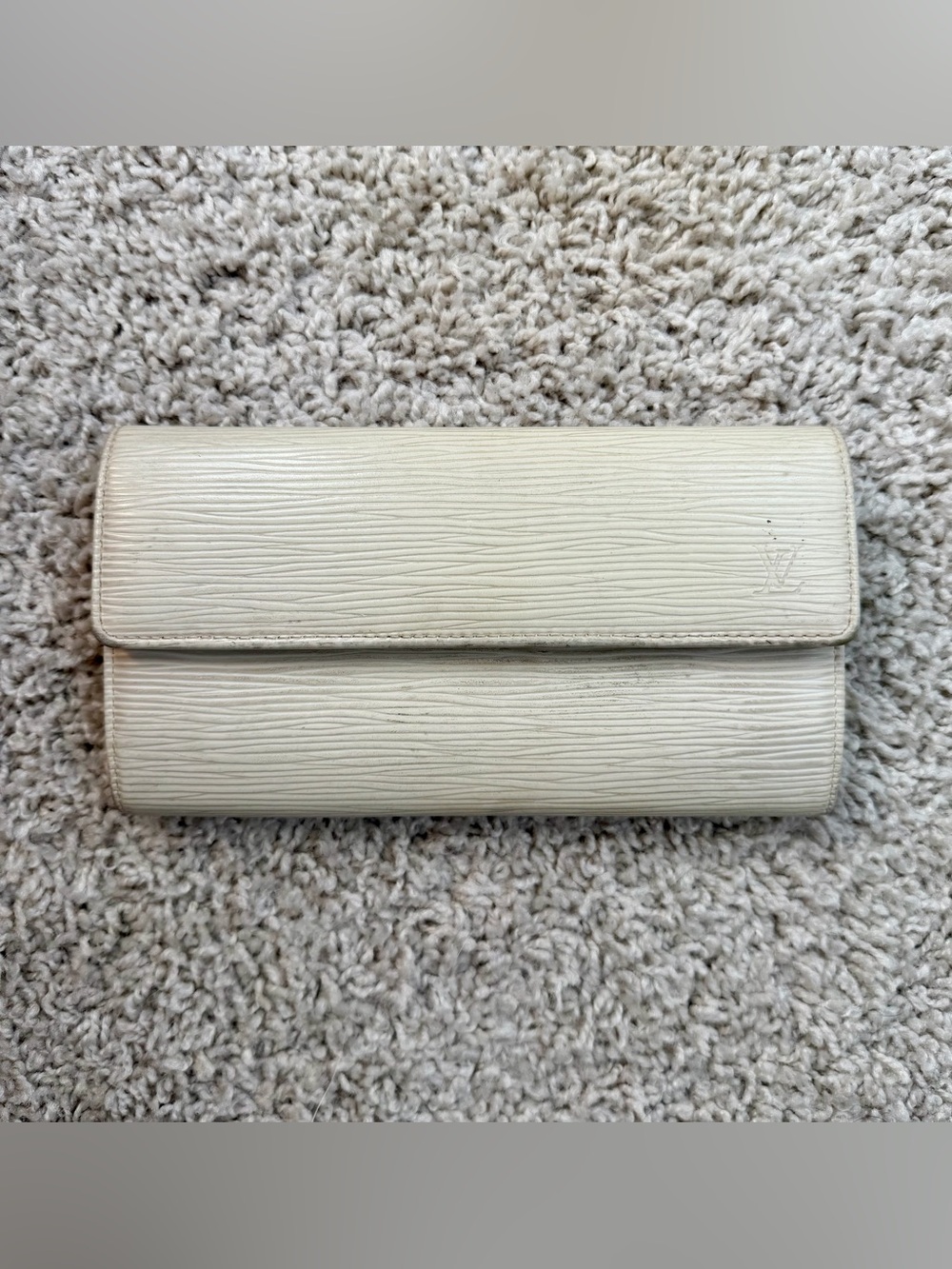 Louis Vuitton 2009 Epi Sarah Wallet